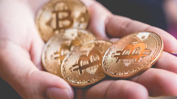 Bitcoin is a non-correlated asset, crypto expert says