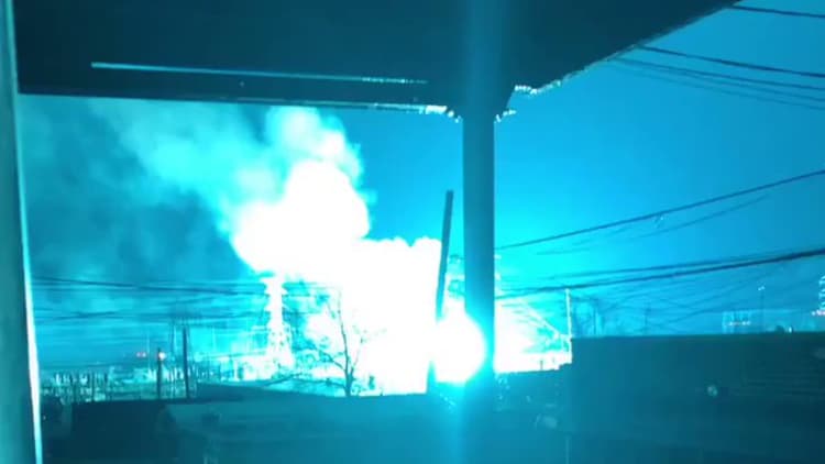 Watch the transformer explosion that lit up New York City's night sky