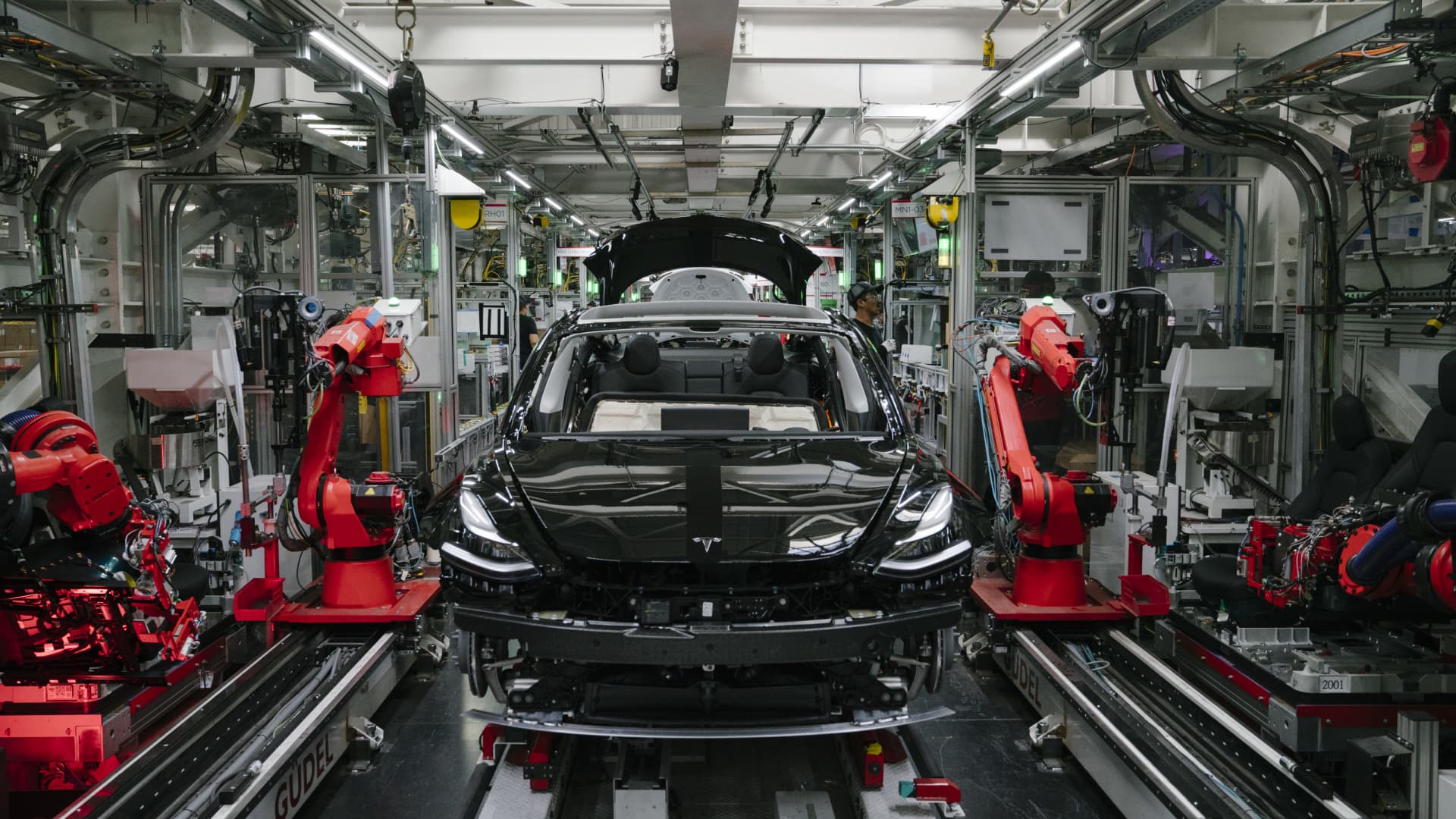 Goldman Sachs favors Tesla and another big automaker even during an economic slowdown