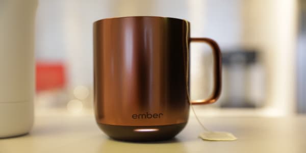 This $80 smart mug keeps your drink at the perfect temperature, but it's a hassle