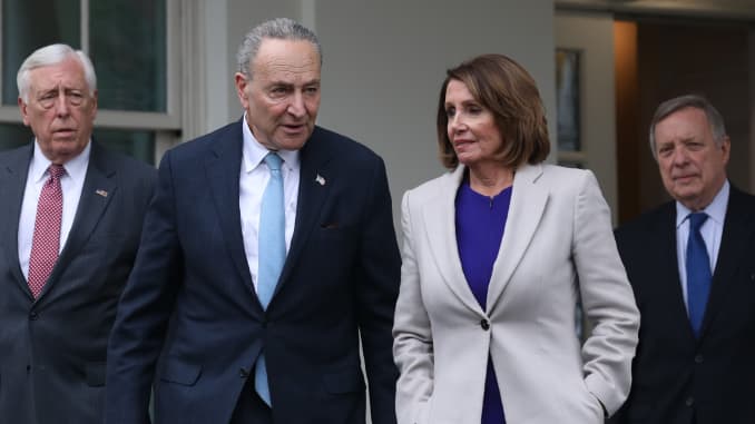 GP: House Speaker Nancy Pelosi (2nd-R), D-CA, Senate Minority Leader Chuck Schumer (2nd-L), D-NY, Rep. Steny Hoyer (L), D-MD, and Senator Dick Durbin (R), D-IL, exit the White House after meeting with US president Donald Trump to discuss the partial government shutdown, January 4, 2019 in Washigton, DC.