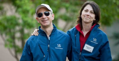 How Bezos' divorce may affect Amazon shareholders