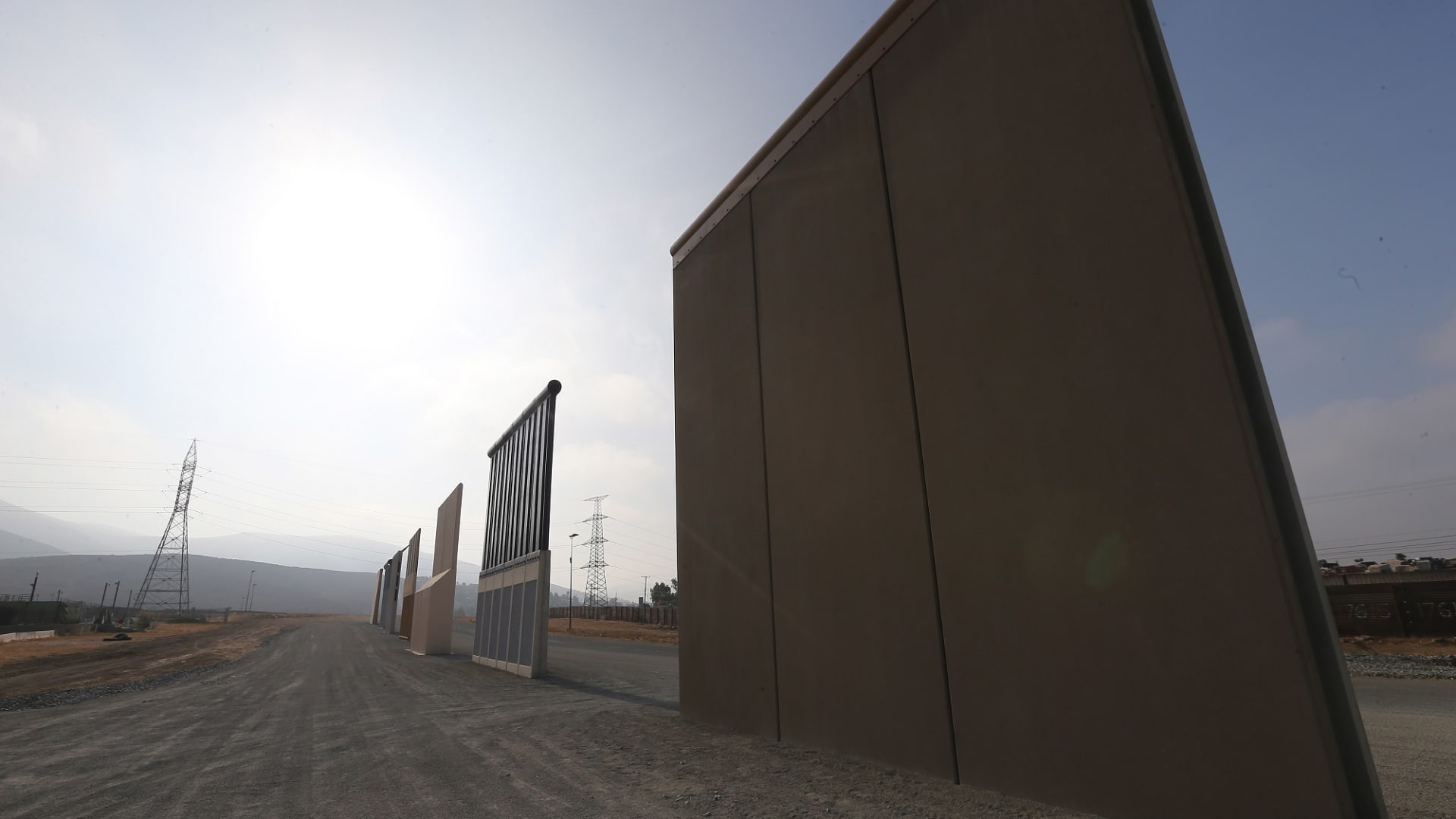 A GoFundMe campaign raised $20 million for a border wall—now all of the funds will be returned