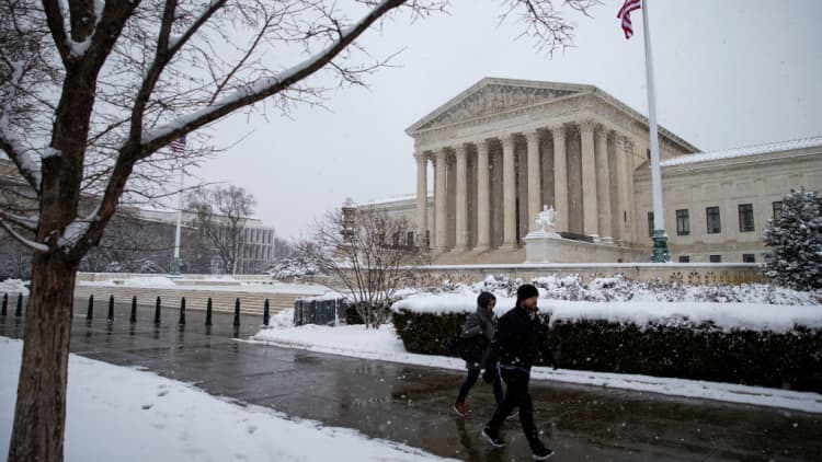 Shutdown talks on hold after weekend snow storm in Washington