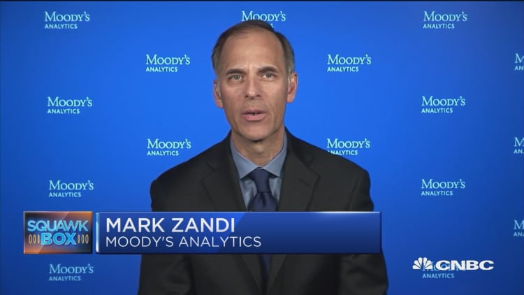 If shutdown continues, unemployment will start to rise, says Moody's Zandi