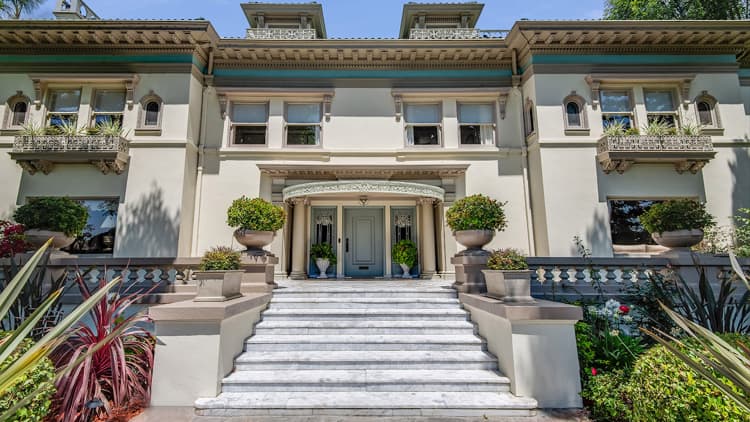 Take a look inside Muhammad Ali's $17 million mansion
