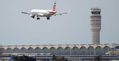 American Airlines posts Q1 earnings roughly in line with expectations