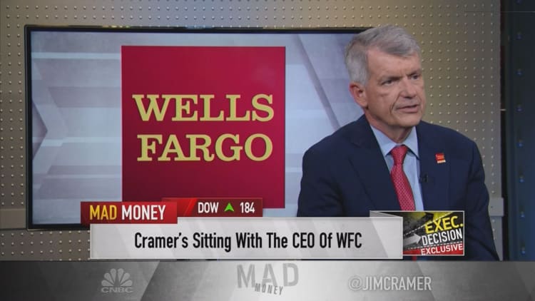 Wells Fargo CEO Tim Sloan on government shutdown, calls for his firing and returning to growth