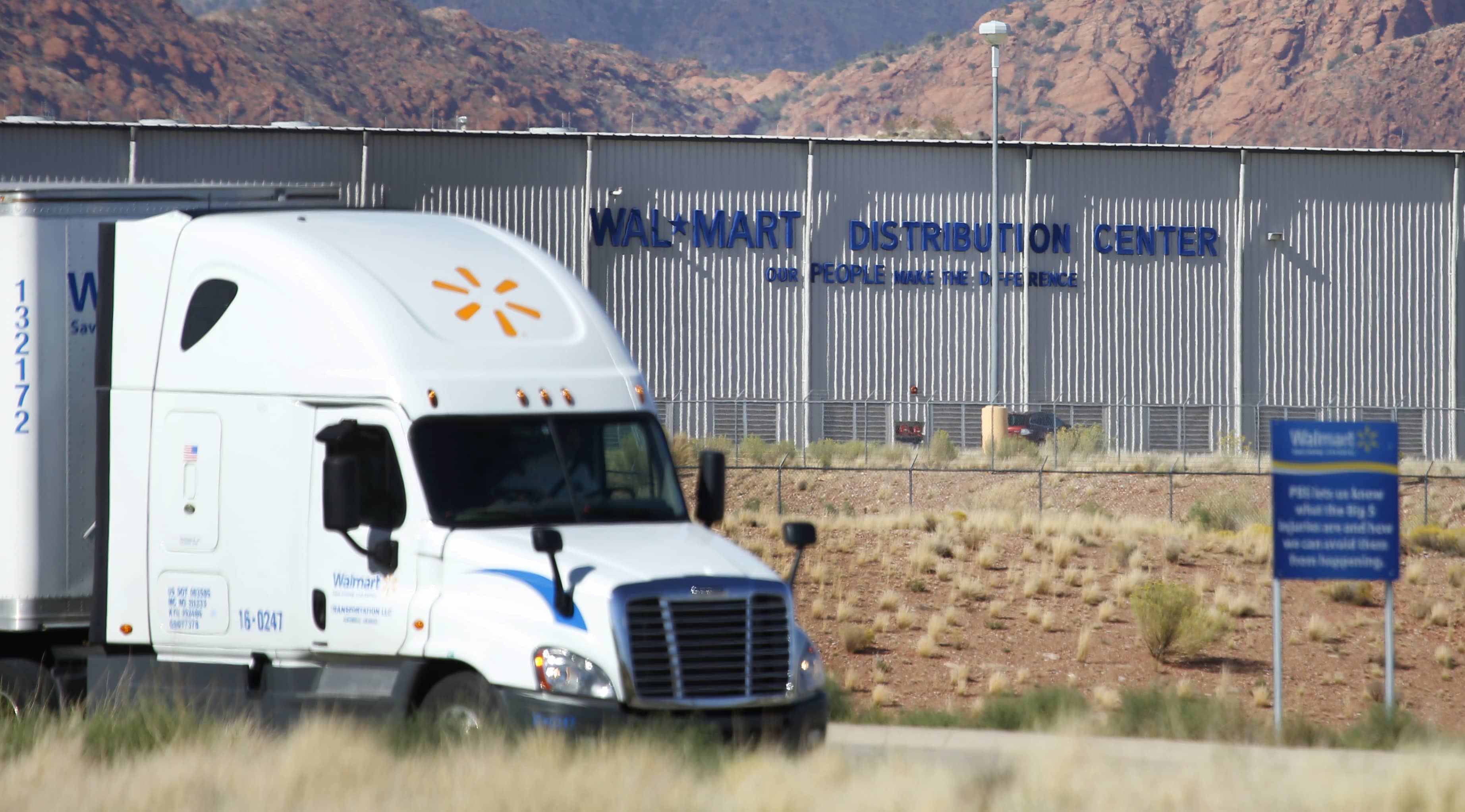 Walmart Needs Hundreds Of Truck Drivers And Will Pay Them 87 500