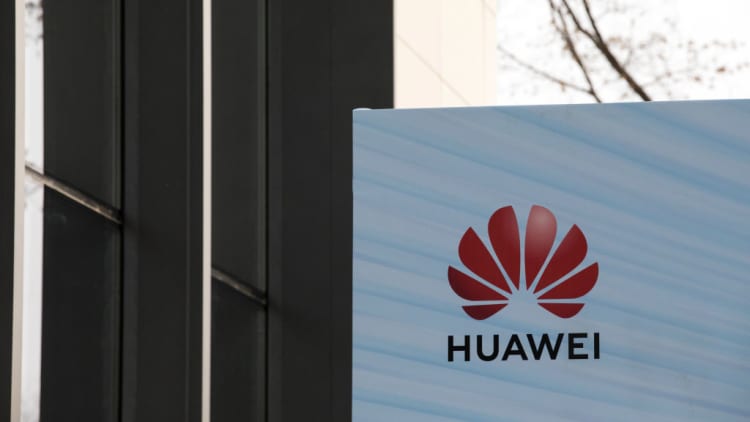 DOJ charges Huawei with fraud, seeks extradition of CFO