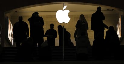 Former Apple lawyer used inside knowledge to trade ahead of earnings, claims SEC