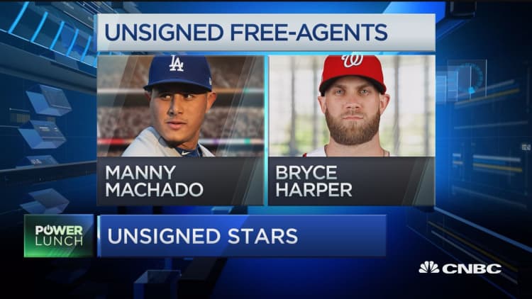 Baseball's drying up free agent market
