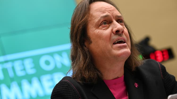 Wherever T-Mobile's John Legere goes, that's the place to buy: Yale's Sonnenfeld