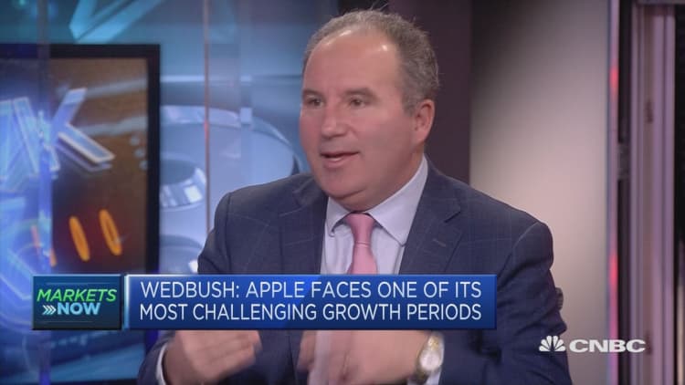 Apple’s biggest mistake was not buying Netflix, strategist says
