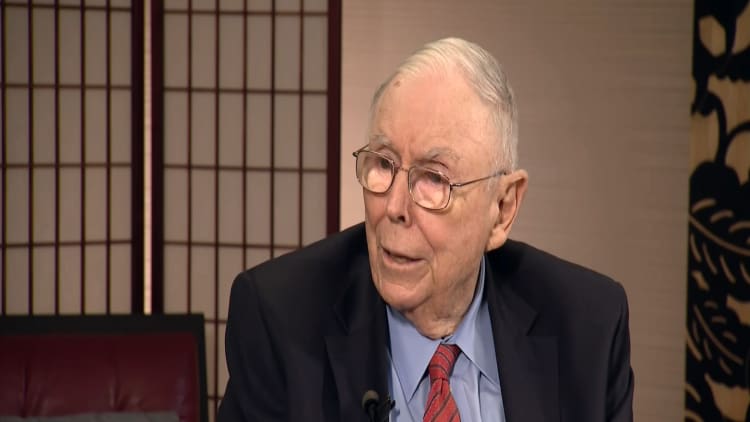 Warren Buffett's right hand man Charlie Munger: Hardly ever been anything like Amazon in our history