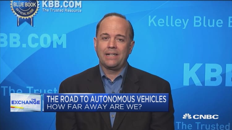 Elon Musk tends to be more accurate, says Kelley Blue Book's Brauer