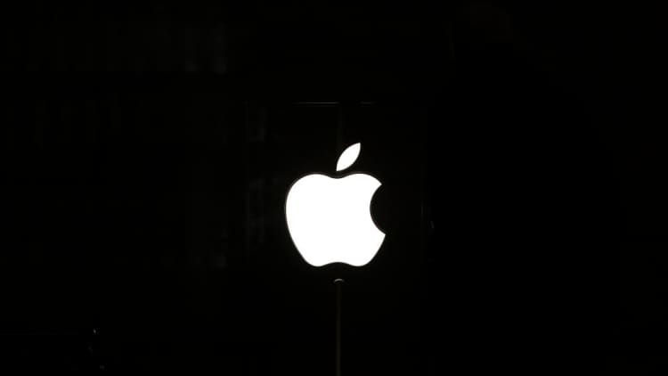 Warren Buffett on Apple: 'If it were cheaper, we'd be buying it'