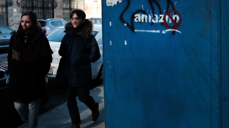 Warren Buffett: Amazon hurt 'a little' by end of NYC deal