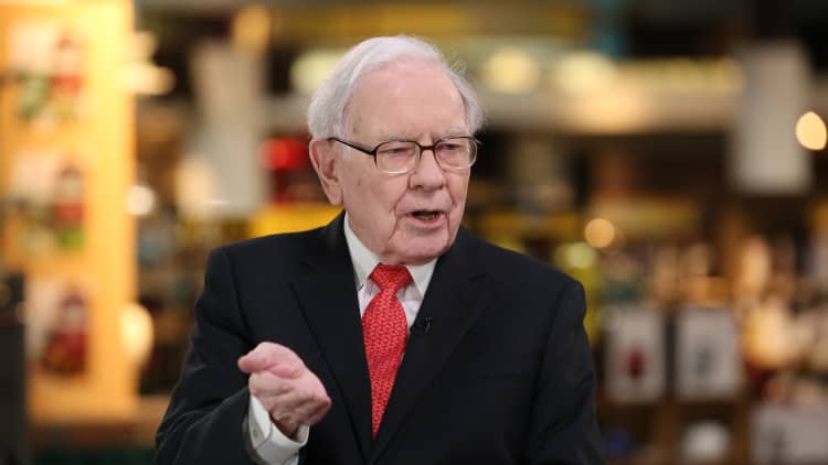 Here are the big stocks Buffett's betting on in 2019