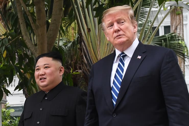 GP: Donald Trump and Kim Jong Un at summit in Hanoi
