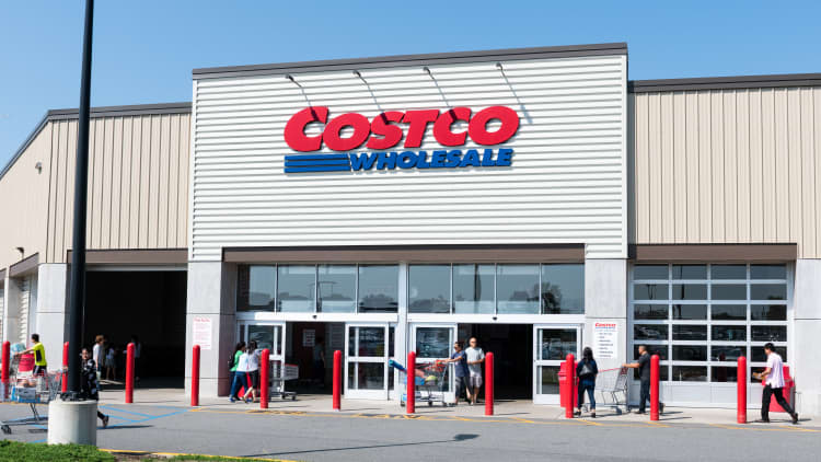 Costco shares sink after reporting miss on earnings expectations