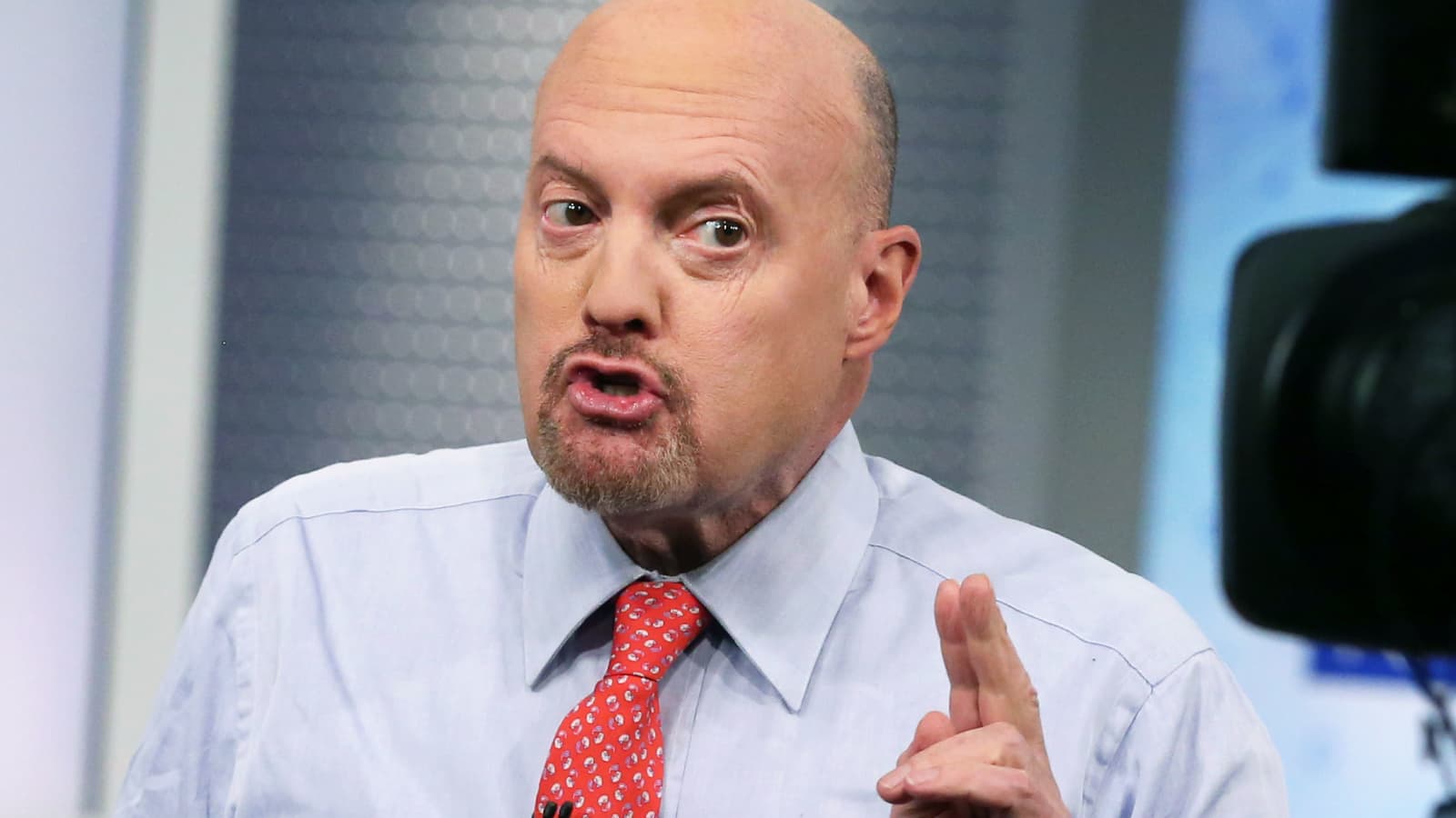 Cramer: Pick individual stocks with long-term growth stories in this 'treacherous' market