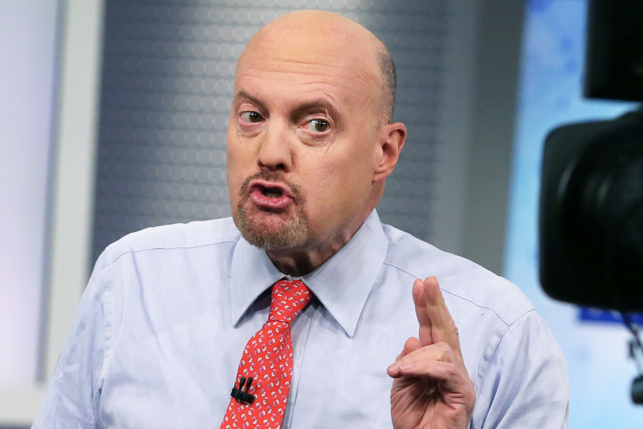 Cramer explains how four camps of buyers see the Fed’s mixed messages