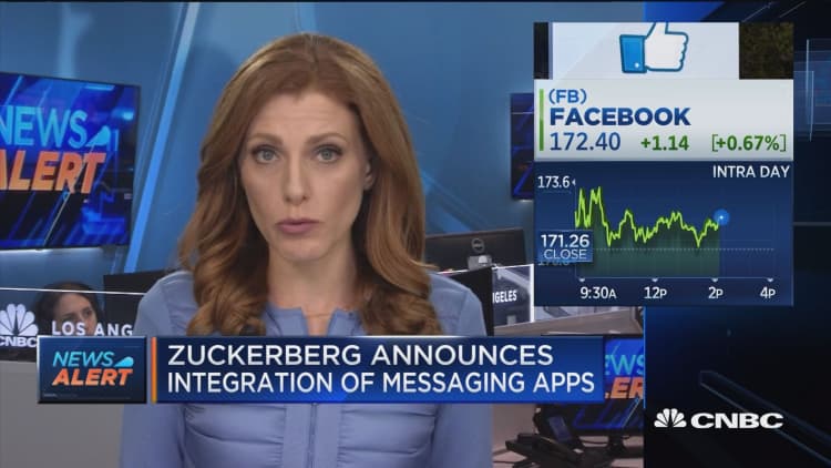 Facebook to allow users to message across different apps