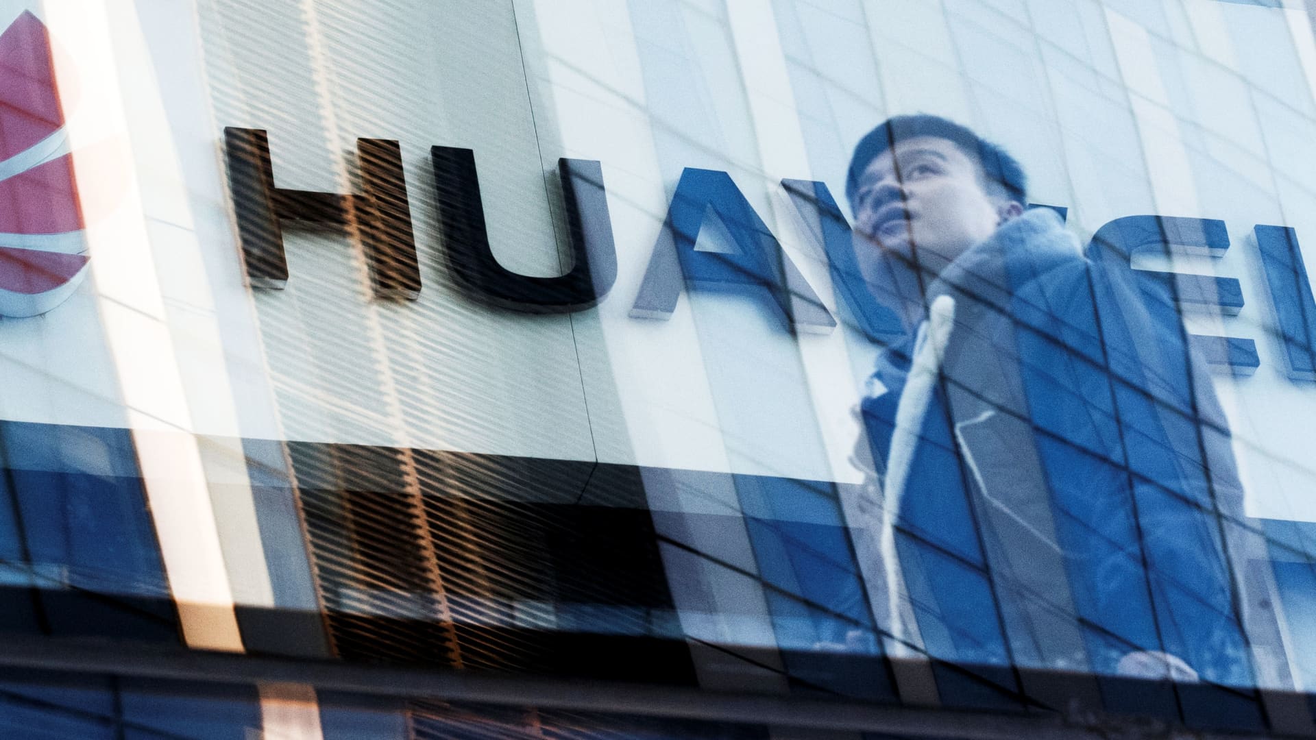 Chinese social media users are rallying behind Huawei. Some say they're switching from Apple