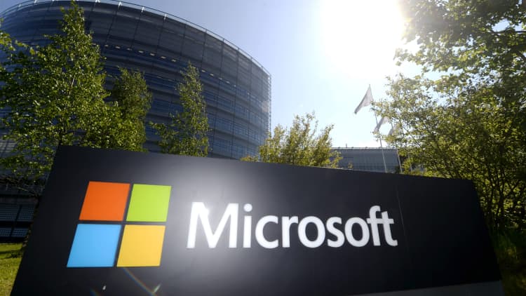 Microsoft sinks despite earnings, revenue beat