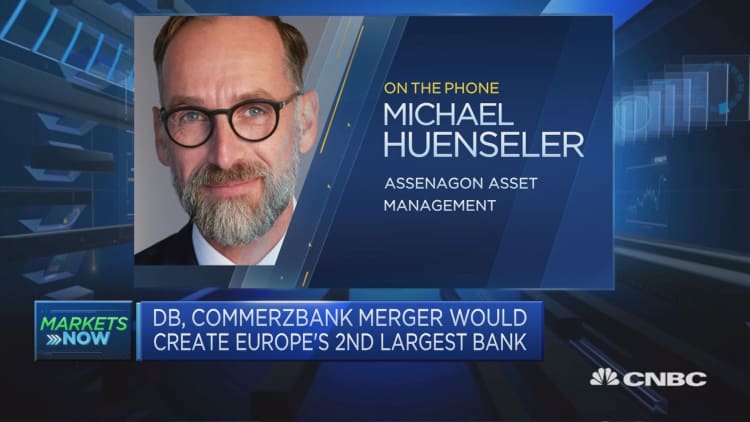 Not too optimistic on Deutsche Bank-Commerzbank merger, strategist says