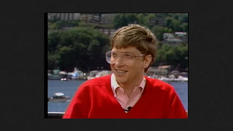 Watch 33-year old Bill Gates explain his hiring process, why he moved Microsoft to the Seattle area