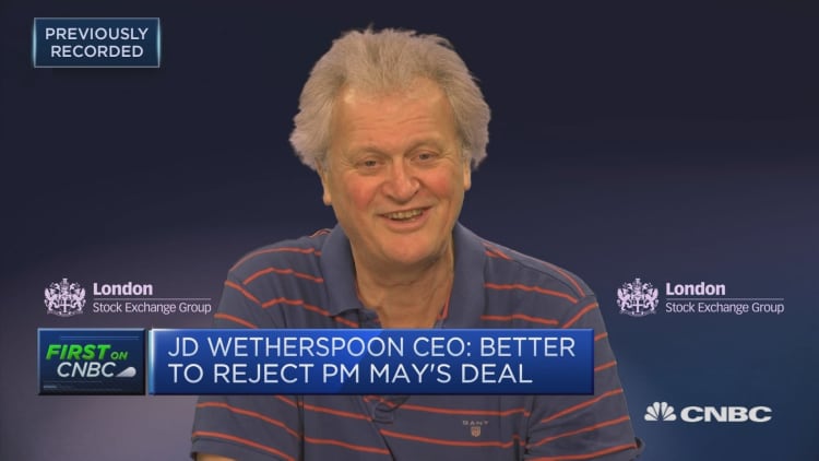Brexit will open up free trade with 100% of the world, Wetherspoons founder says