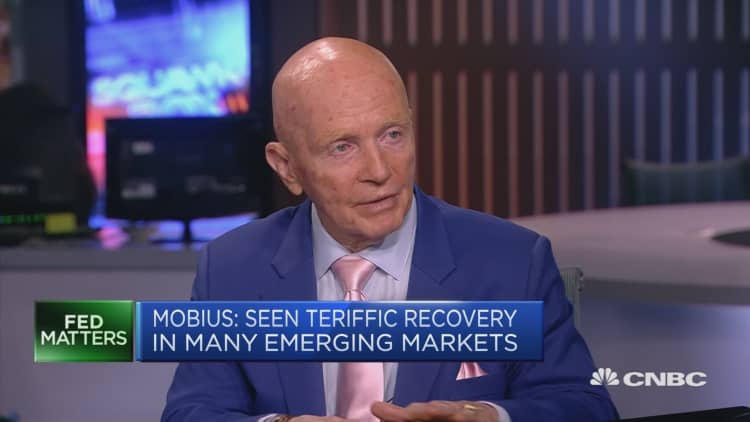 Hard Brexit could benefit UK and emerging markets, Mark Mobius says
