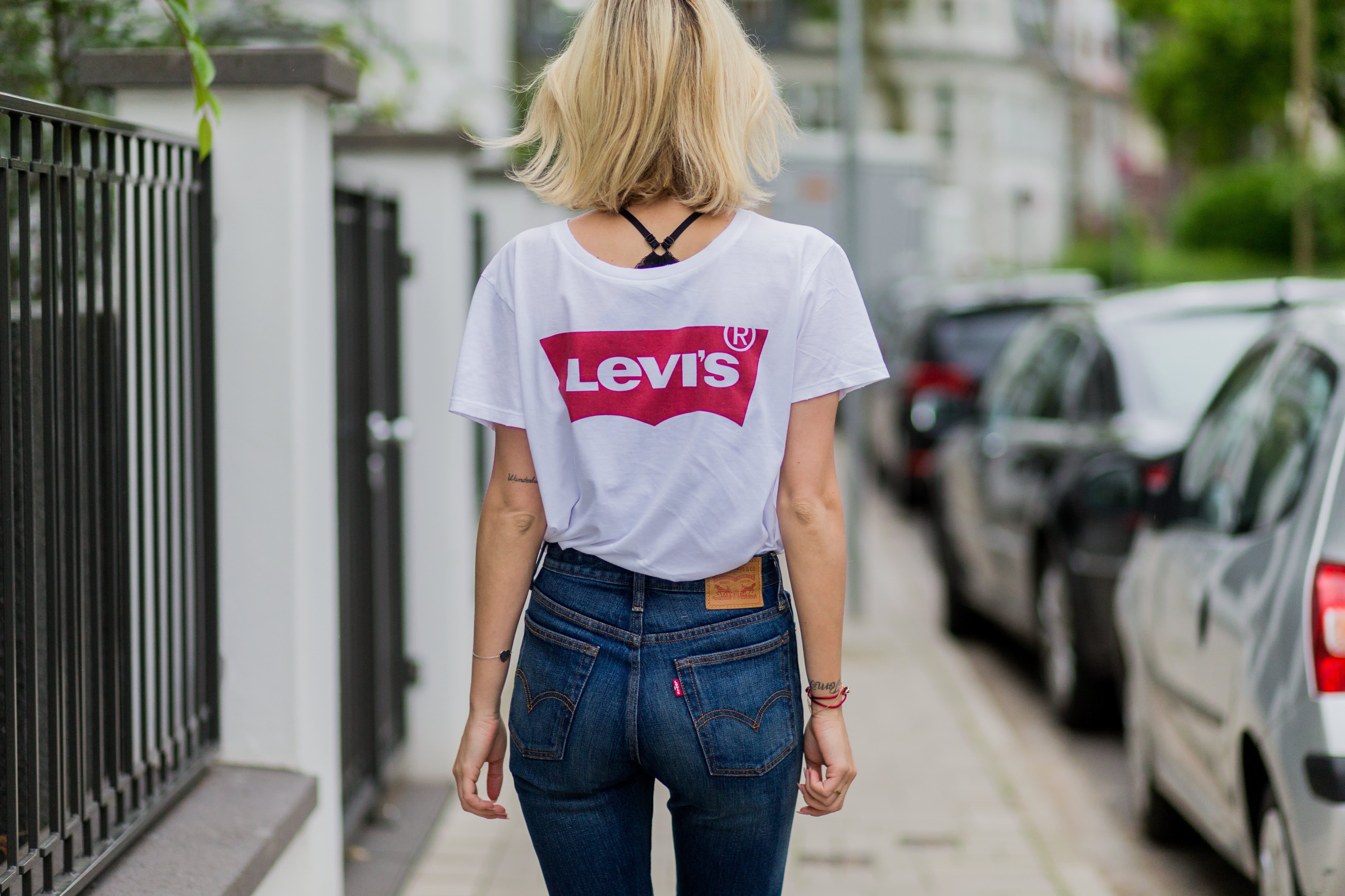 Top 59+ imagen is levi’s publicly traded