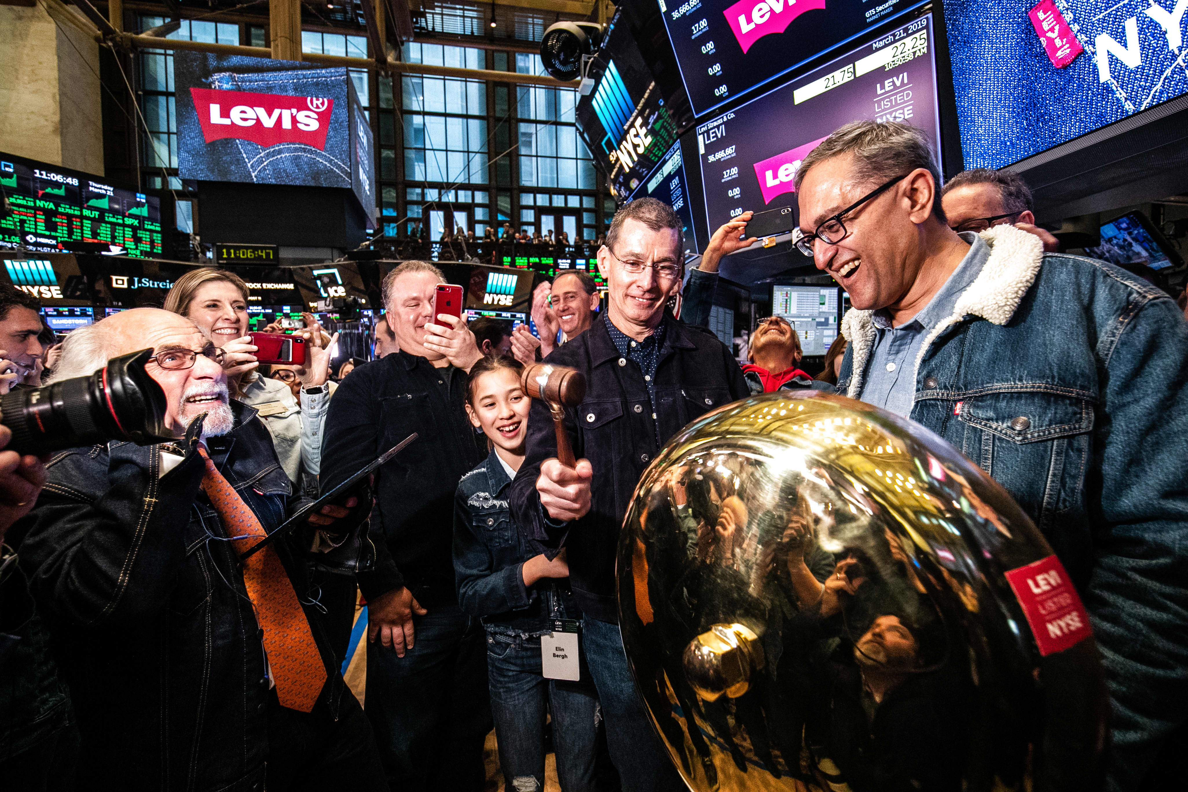 Levi Strauss shares open at $22.22 in IPO
