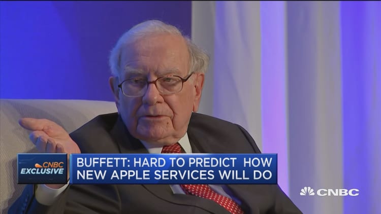 Warren Buffett weighs in on the Apple credit card, Apple TV+