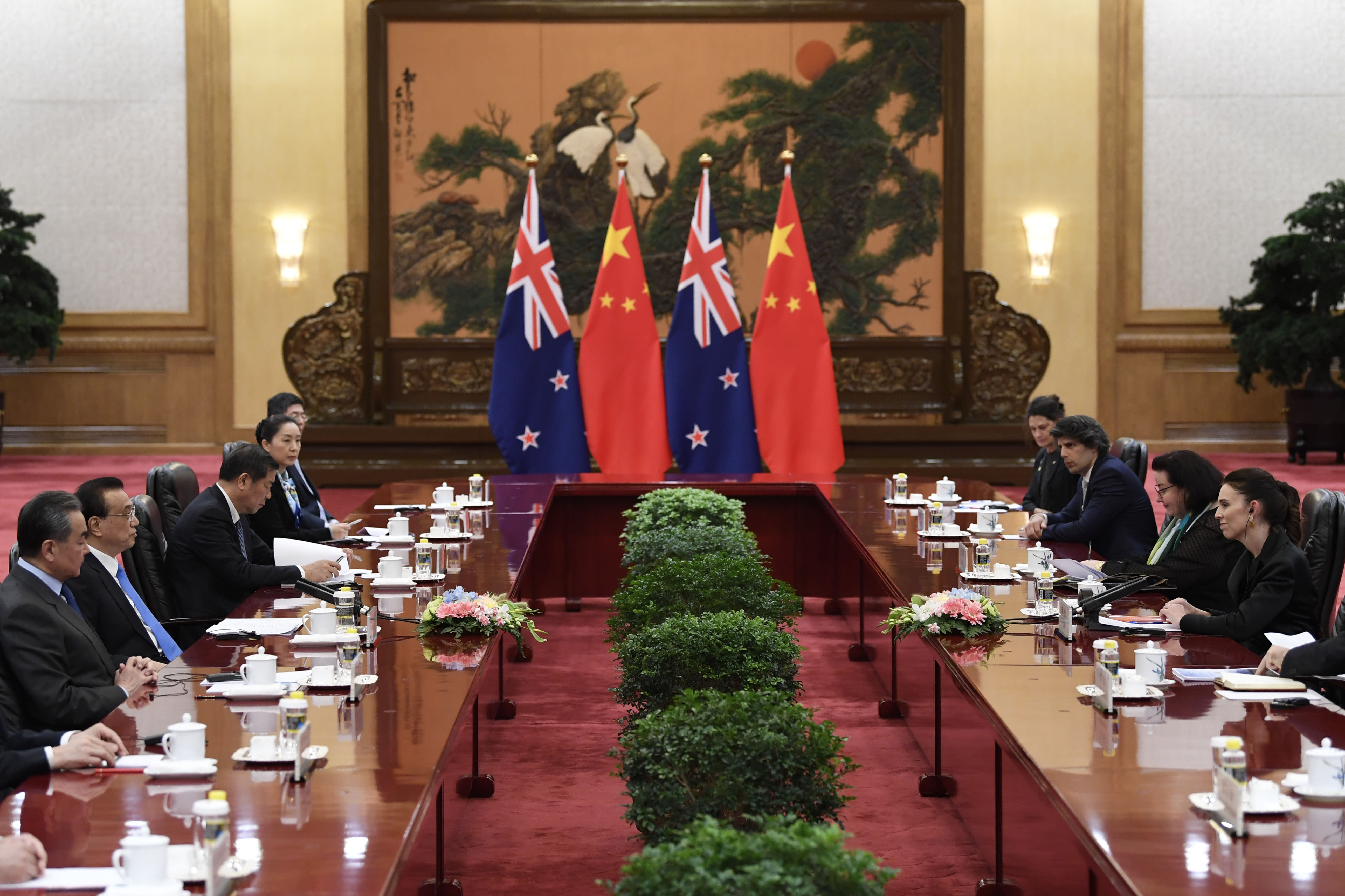 China and New Zealand sign upgraded free trade agreement