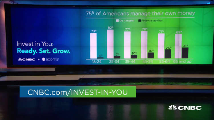 CNBC survey: 75% of Americans manage their own money