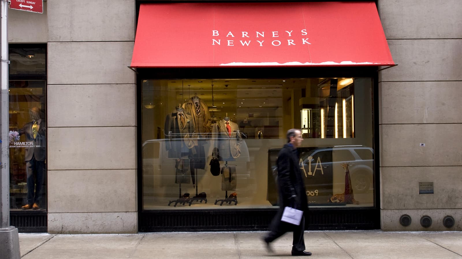 Barneys New York to file for bankruptcy as soon as Monday as it 