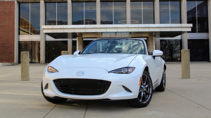 Review The 2019 Mazda Mx 5 Miata Is A Steal For Around 30 000