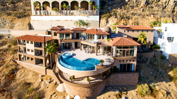This $6.7 million mansion in Los Cabos is up for auction – take a look inside