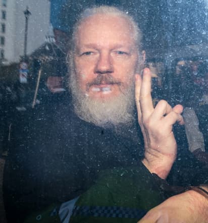 UK lawmakers urge British government to extradite WikiLeaks founder Assange to Sweden