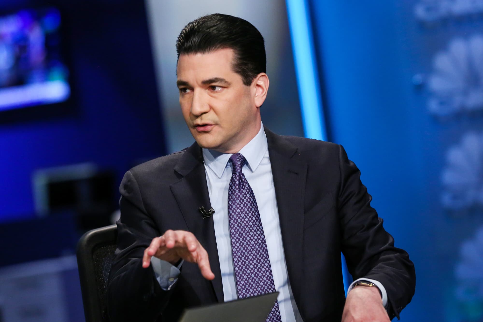 Covid: Dr. Scott Gottlieb says antiviral pills, kids' vaccines key to  ending pandemic phase