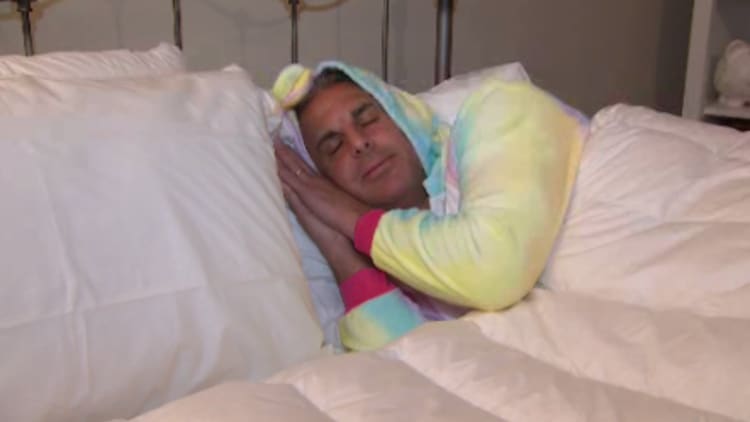 Sweet IPO dreams? Guy Adami tests a mattress from billion-dollar unicorn Casper