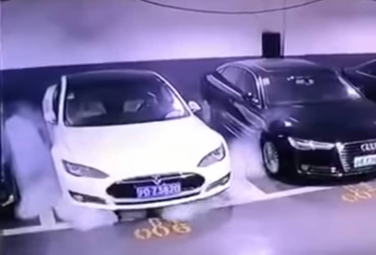 ONE TIME USE: Parked Tesla explodes in fire Shanghai China 190422