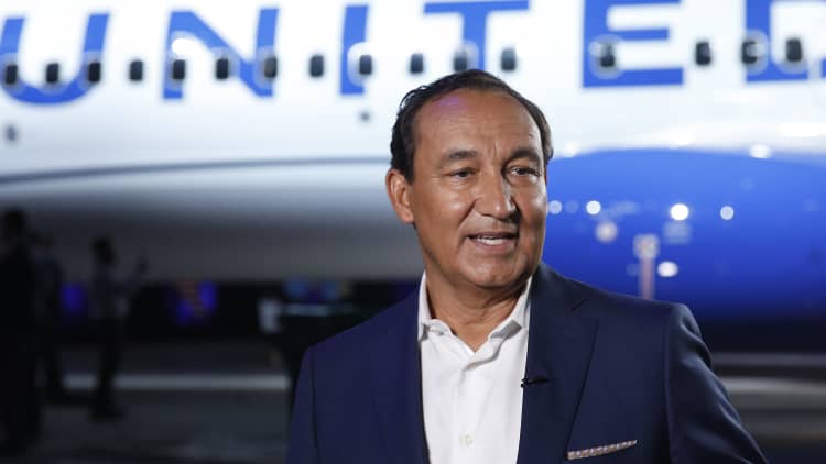 Watch CNBC's full interview with United Airlines CEO Oscar Munoz