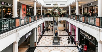 5 things investors in retail stocks can learn from the biggest U.S. mall owner