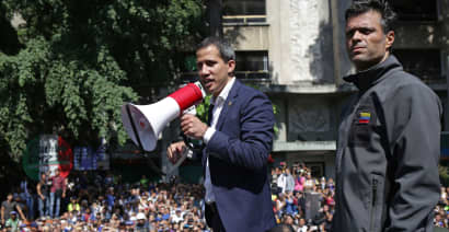 Venezuela's Guaido asks for relations with US military