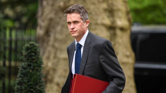 Gavin Williamson, U.K. defence secretary, arrives for a weekly meeting of cabinet ministers at number 10 Downing Street in London, U.K., on Tuesday, April 23, 2019.